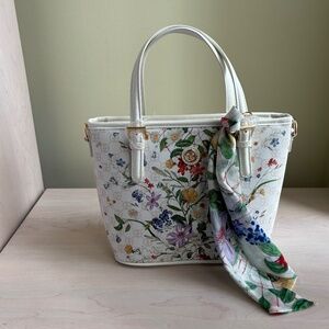 New Giani Bernini Floral Tote Bag w/ Scarf & Optional Crossbody